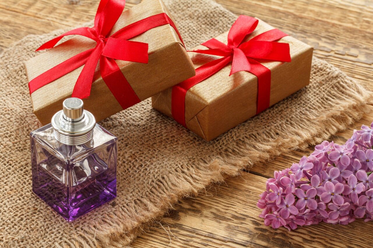 Cum alegi un parfum pentru cadou fără să cunoști foarte bine preferințele persoanei