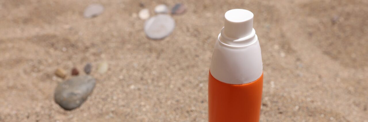 Cremă, spray sau stick cu SPF? Avantajele și dezavantajele fiecărei variante
