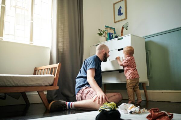 Cum încurajezi copilul să facă singur lucrurile pe care le poate gestiona