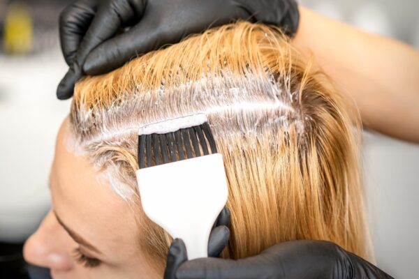 8 sfaturi pentru întreținerea blondului decolorat